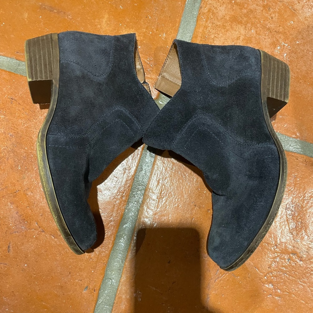 LUCKY BRAND Lp Brolley navy suede booties 8M